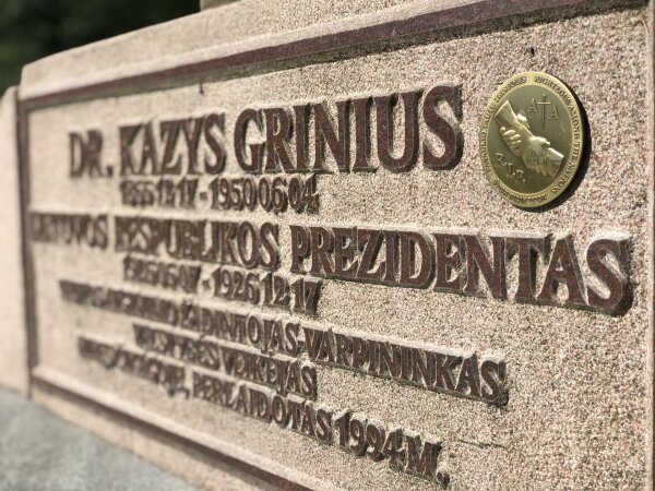 Atminimo ženklas LR Prezidentui Kaziui Griniui
