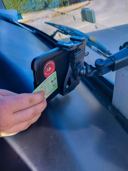 Pradėta teikti nauja paslauga – elektroninių mokinių pažymėjimų nuskaitymas autobusuose
